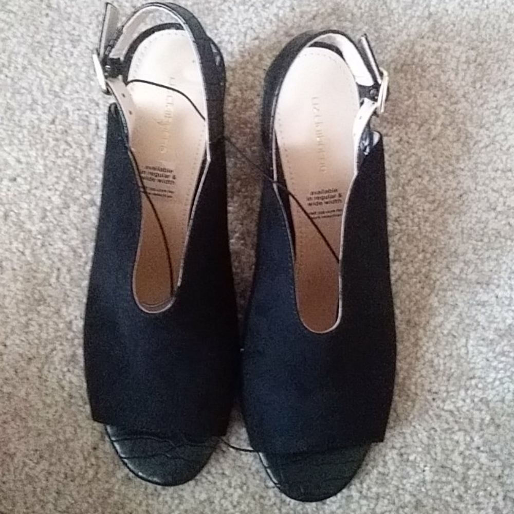 Shoe - Picture 2 of 8